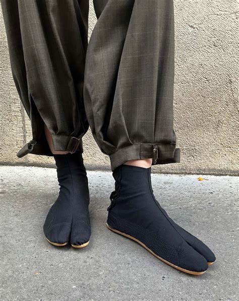 what are tabi shoes